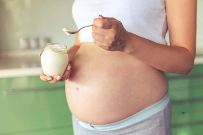 3 khung giờ &quot;vàng&quot; mẹ bầu ăn sữa chua giúp mang lại hiệu quả tốt nhất, đặc biệt là thời điểm đầu tiên - Ảnh 2.