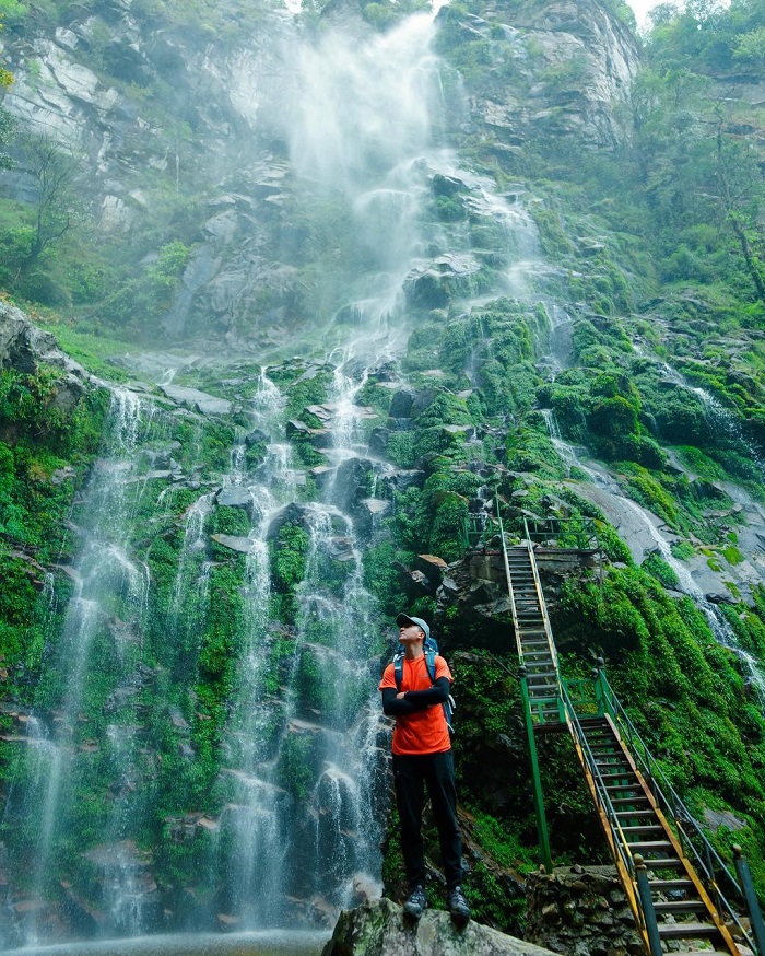 Khung cảnh ngọn thác hùng vĩ ở Lào Cai khiến nhiều người trầm trồ: Không ngờ ở Việt Nam có nơi đẹp như vậy! - Ảnh 3.