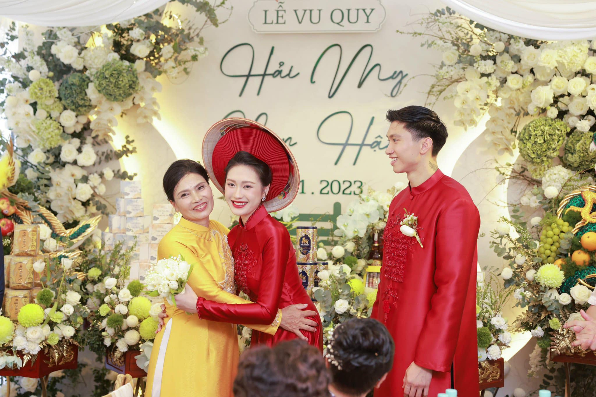 Hai thông gia nhà Văn Hậu và Hải My nhận "cơn mưa" lời khen bởi những sự tinh tế từ khâu tổ chức tiệc cưới- Ảnh 3.