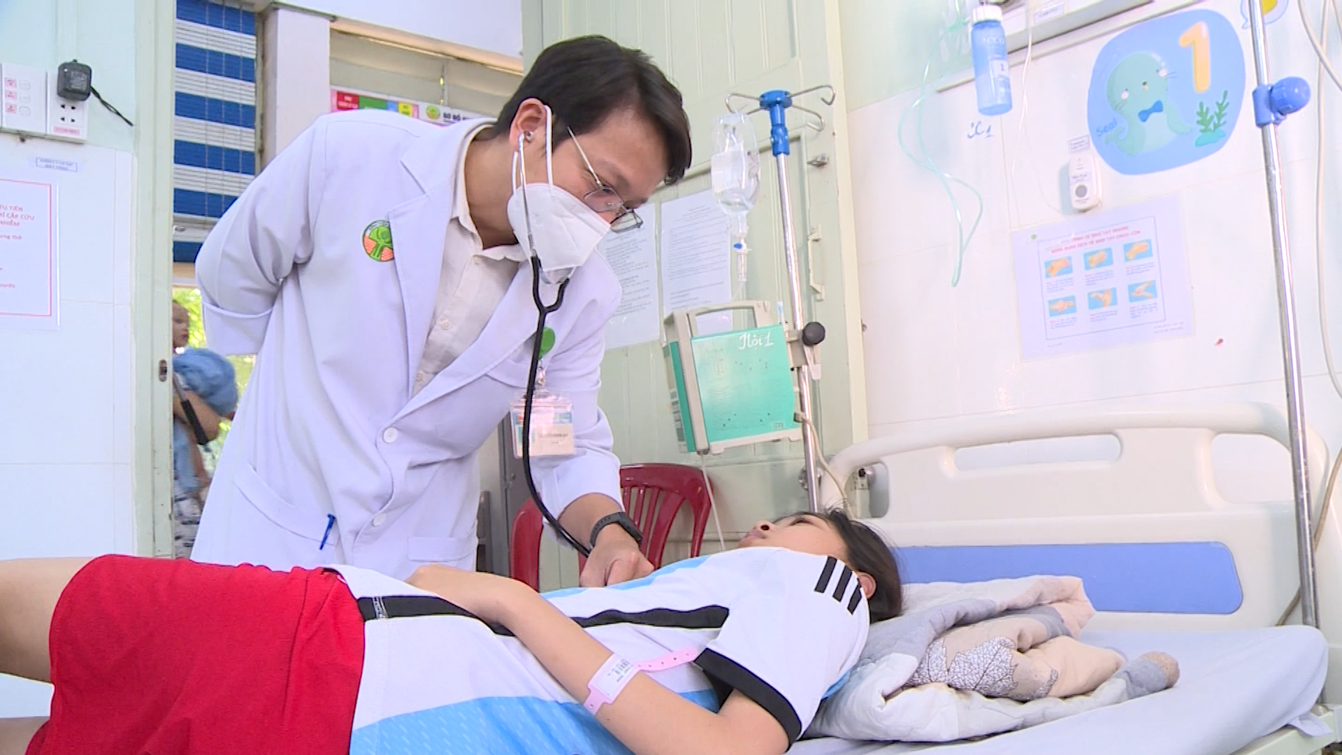 TP Hồ Chí Minh: Bệnh tay chân miệng tăng, nhiều trẻ diễn tiến nặng - Ảnh 3.