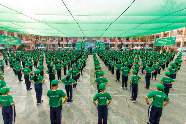 Kỷ lục Việt Nam: 11.032 học sinh cùng đồng diễn Bài thể dục giữa giờ - Ảnh 1.