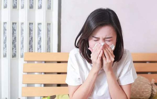 Top 7 lý do khiến bạn đau họng vào buổi sáng dù không bị bệnh 1
